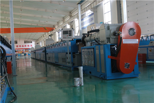 橡膠擠出機(jī)流水線(xiàn)